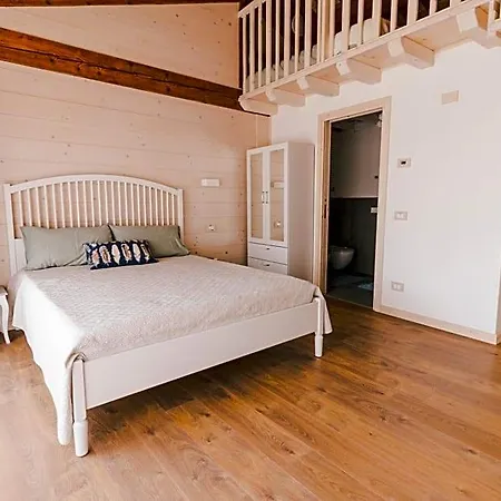 Bed and Breakfast Al Fienile 4*